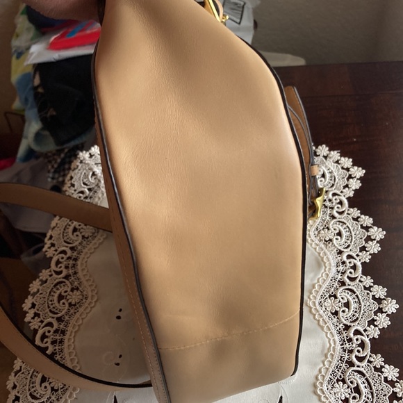 Coach Legacy Willis tan leather cross body purse - Picture 12 of 12